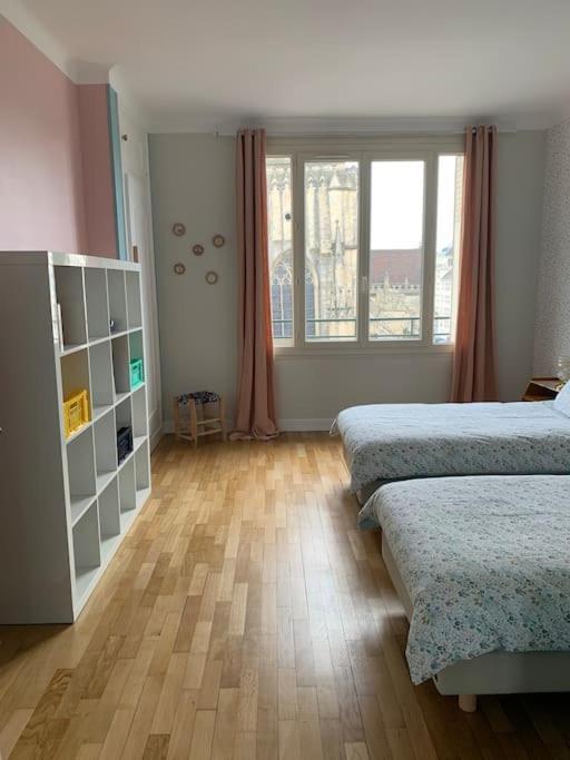 90m2 Lumineux, Centre, Vue Eglise Penchee Apartment *