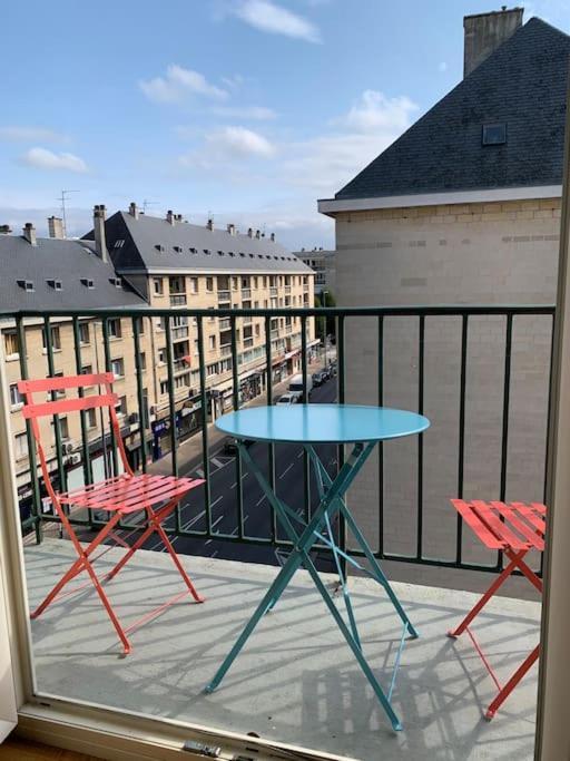 90m2 Lumineux, Centre, Vue Eglise Penchee Appartement
