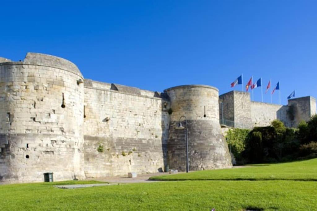 90m2 Lumineux, Centre, Vue Eglise Penchee * Caen