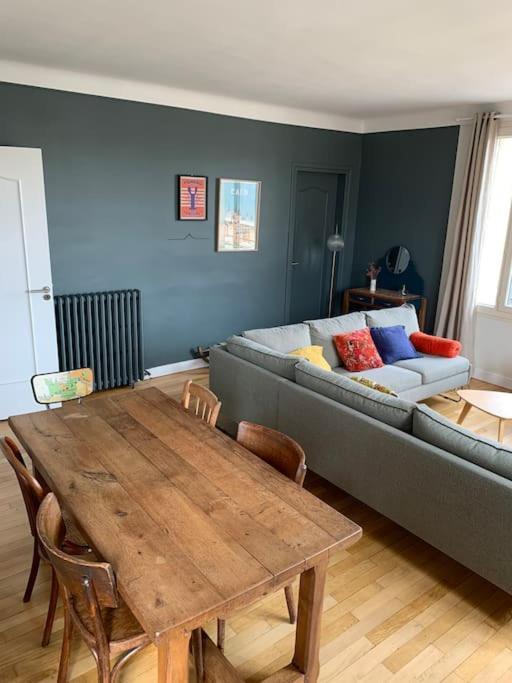 90m2 Lumineux, Centre, Vue Eglise Penchee Apartment