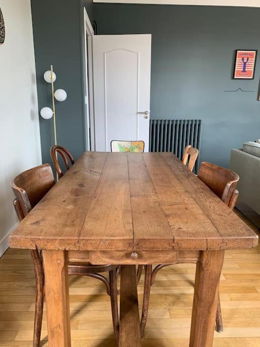 90m2 Lumineux, Centre, Vue Eglise Penchee Appartement *
